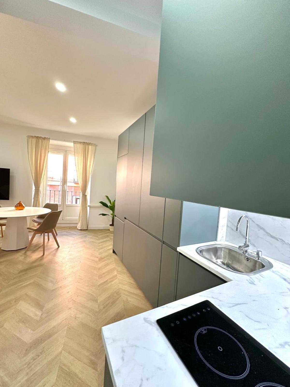 Apartment Lujoso En El Centro By Bebalmy Madrid